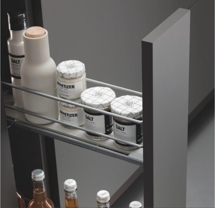 Изтегляща кошница за бутилки 20см с частично изтегляне и плавно затваряне ляво захващане с включени разделители